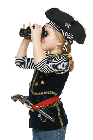 Little girl pirate looking away through binoculars @paffy